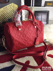 廠家批發(fā)招募微信代理，優(yōu)質(zhì)服裝、鞋帽、箱包、首飾貨源等你來拿